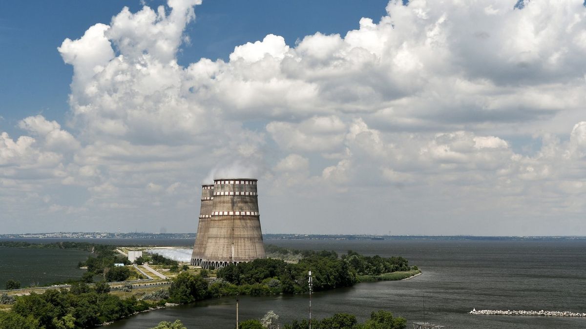 Další vabank s jadernou elektrárnou. Rusové vypouštějí důležitou přehradu